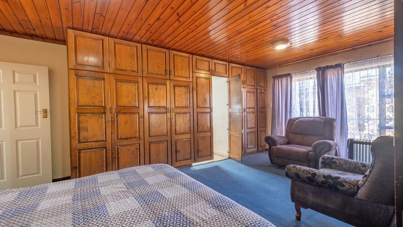 4 Bedroom Property for Sale in Cravenby Western Cape
